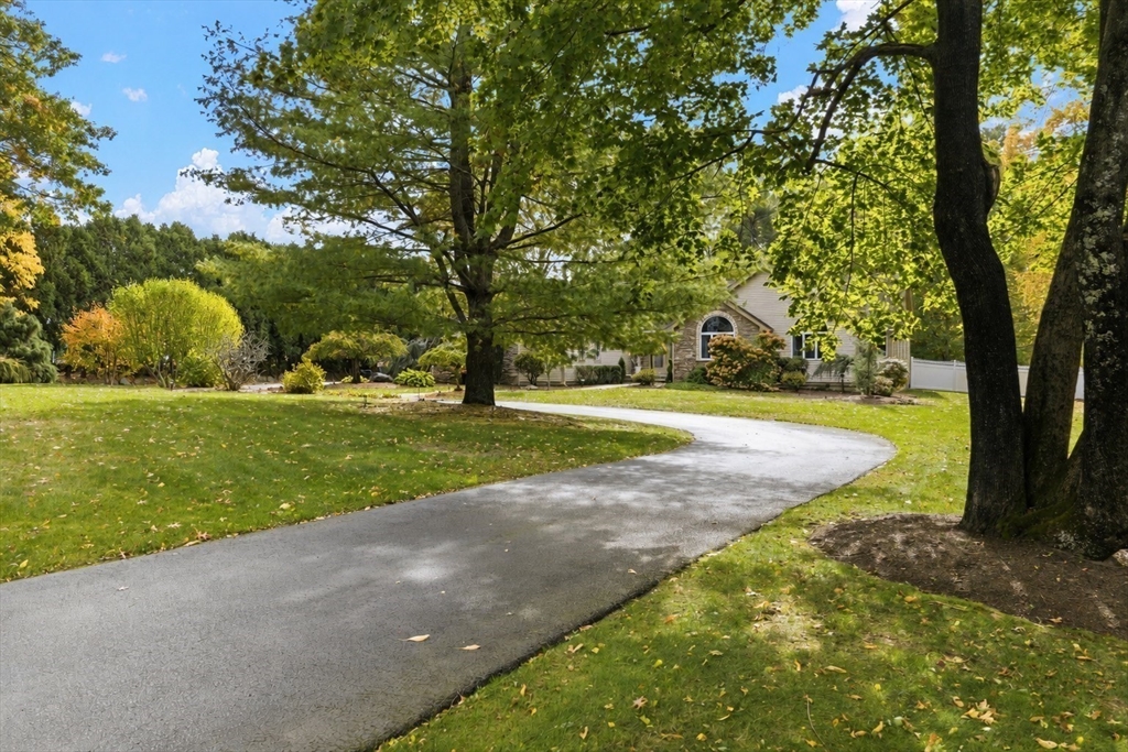 267 Chestnut St in Seekonk