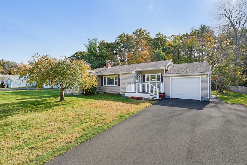 34 Fairlawn St in Whitinsville