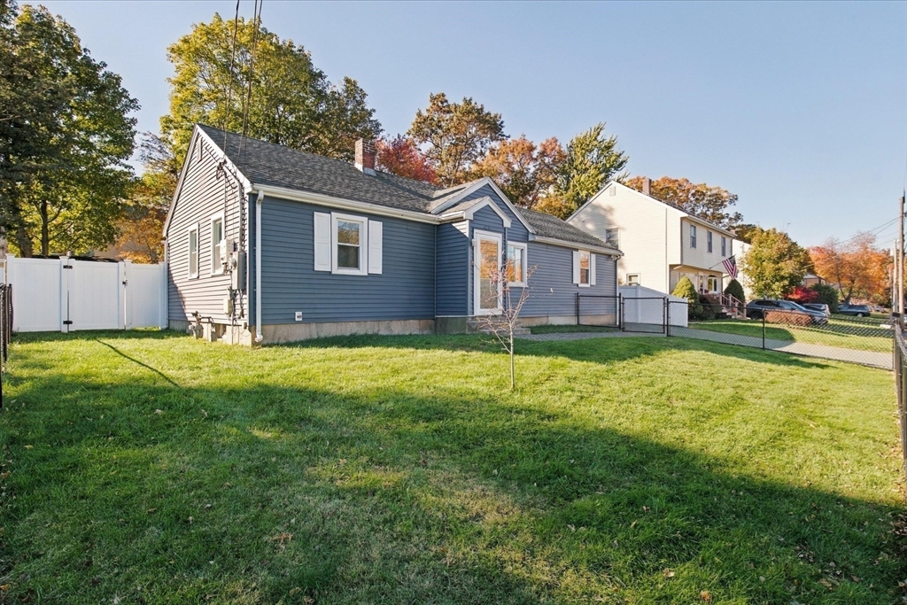 49 Clapp St in Abington