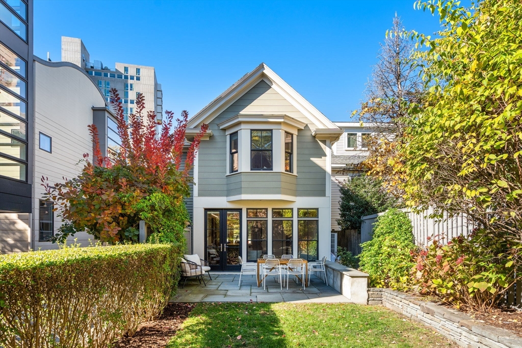 136 Banks St #136 in Cambridge