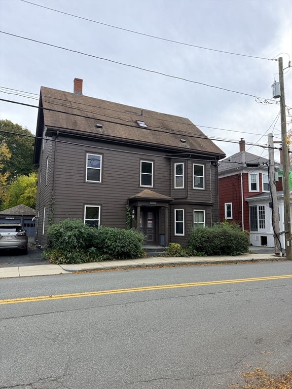 8 West Ave in Salem