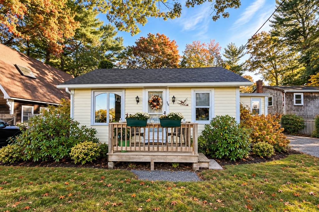 198 Wampatuck St in Pembroke