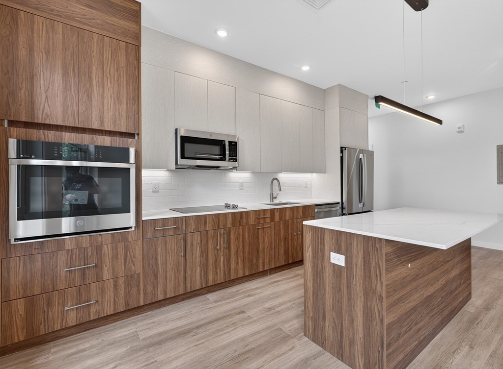 13 Warwick St #306 in Somerville