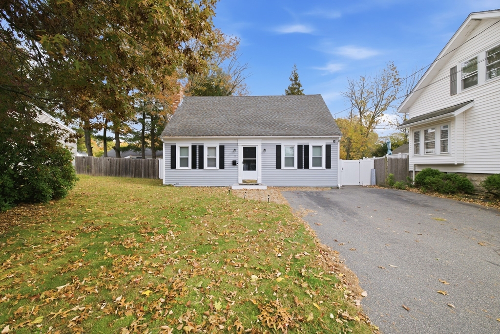 30 Ettrick St in Brockton