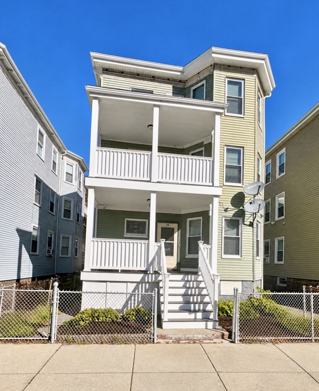 19 Hansborough St in Dorchester Center
