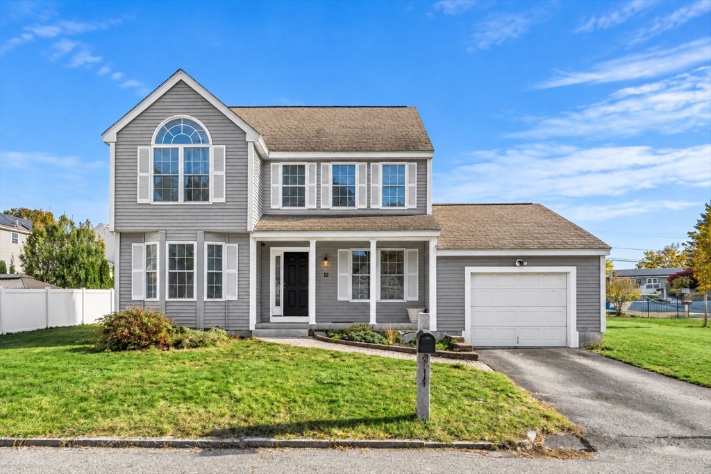 12 Wood Ln in Lawrence