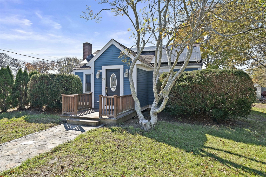 53 Donald Rd in Marshfield