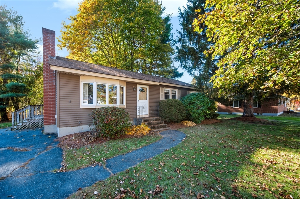 18 Meadow Ln in Lunenburg