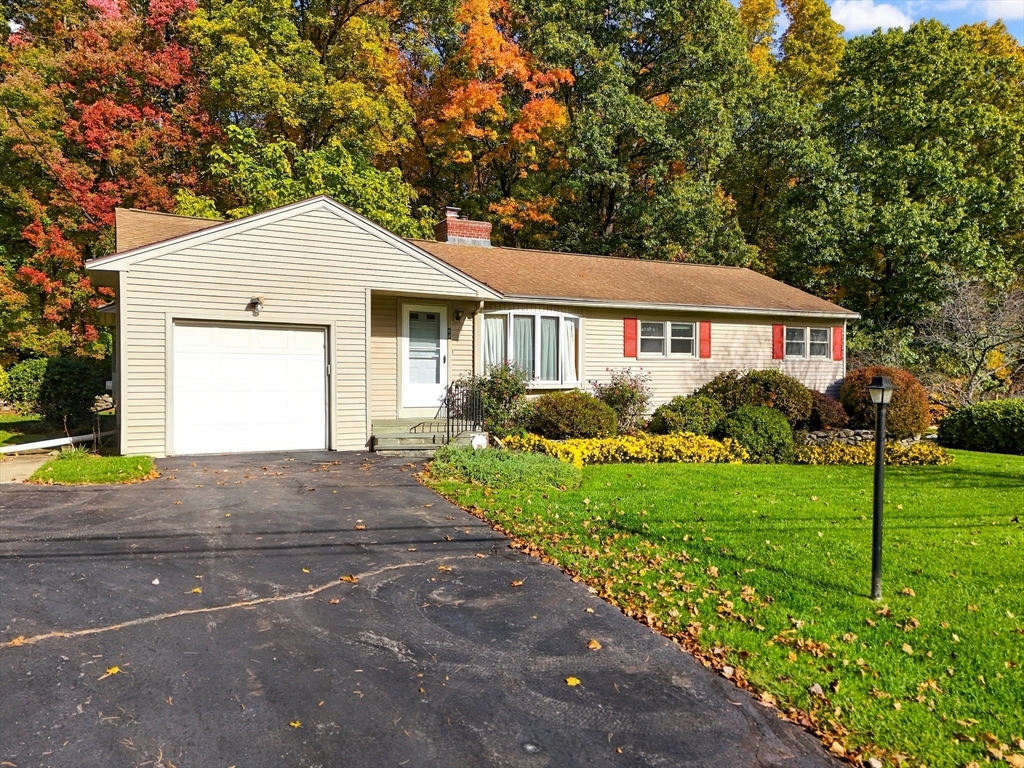 68 Topsfield Cir in Shrewsbury