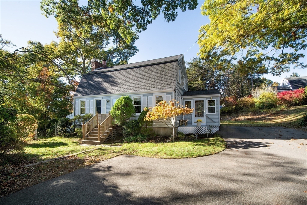 17 Bernard Street in Marshfield
