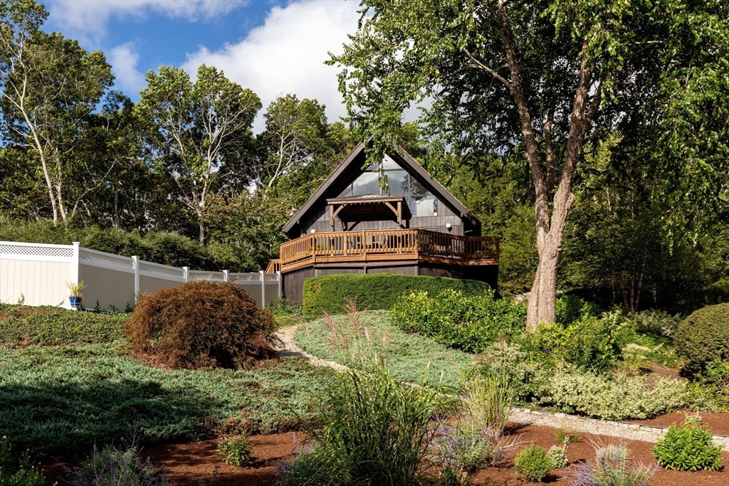 25 Jacqueline Ln in Plymouth