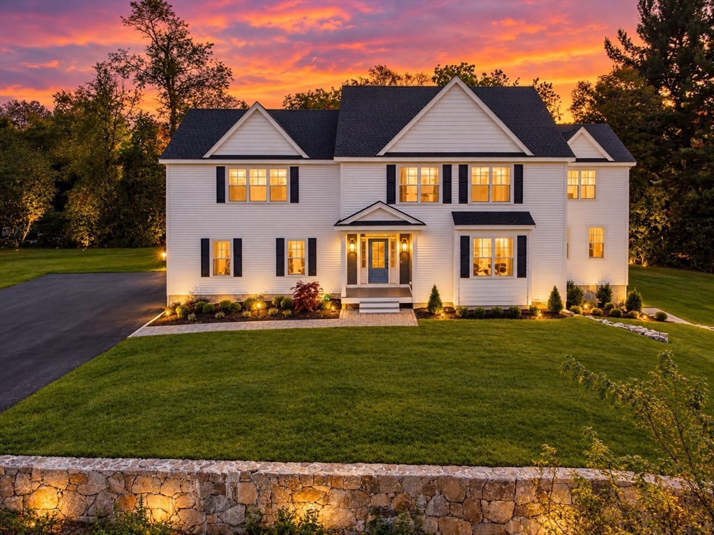 10 Laurel Glen Ct in Holliston