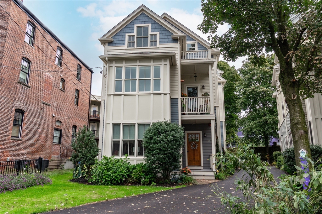 16 Meehan #2A in Jamaica Plain
