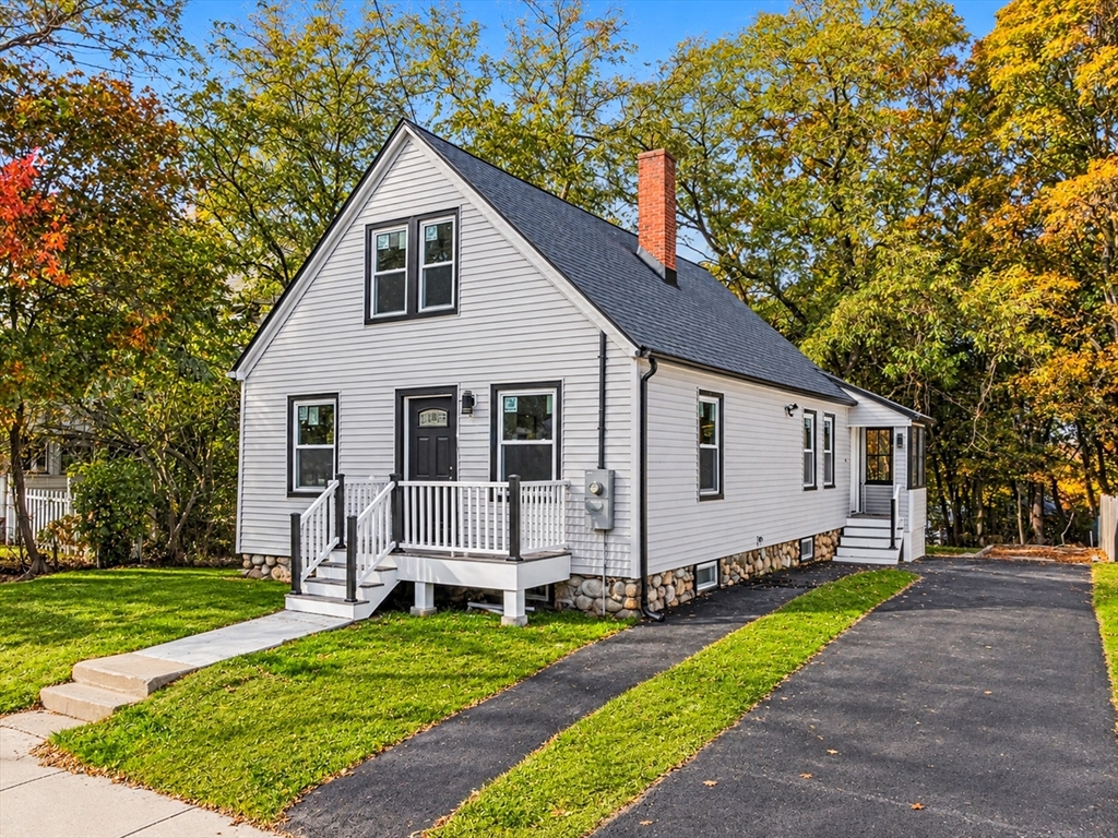 197 Oakland Ave in Methuen