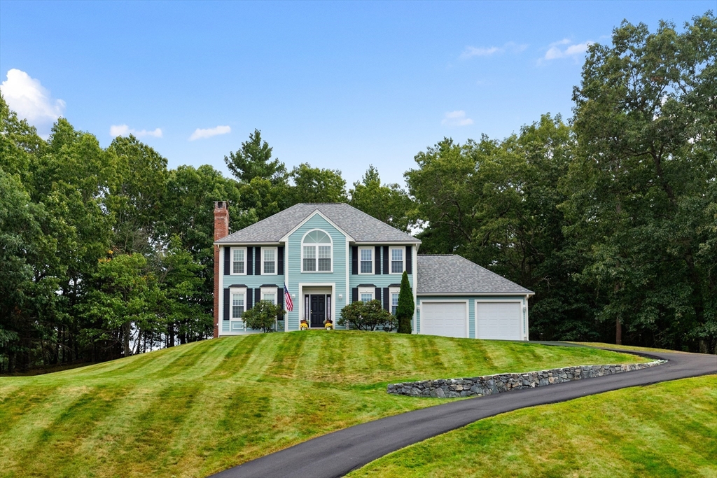 9 Hickory Lane in Ipswich