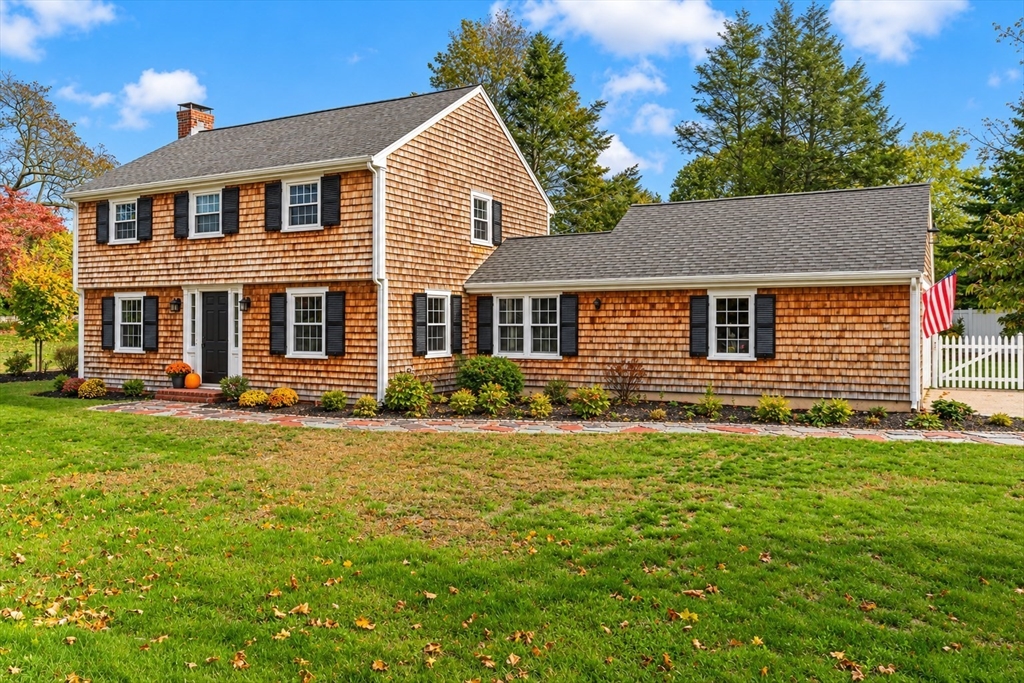 946 Main St in Hingham
