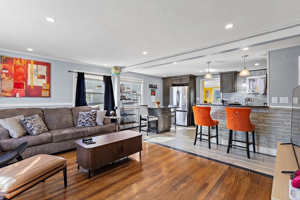 3 Edson St in Hyde Park