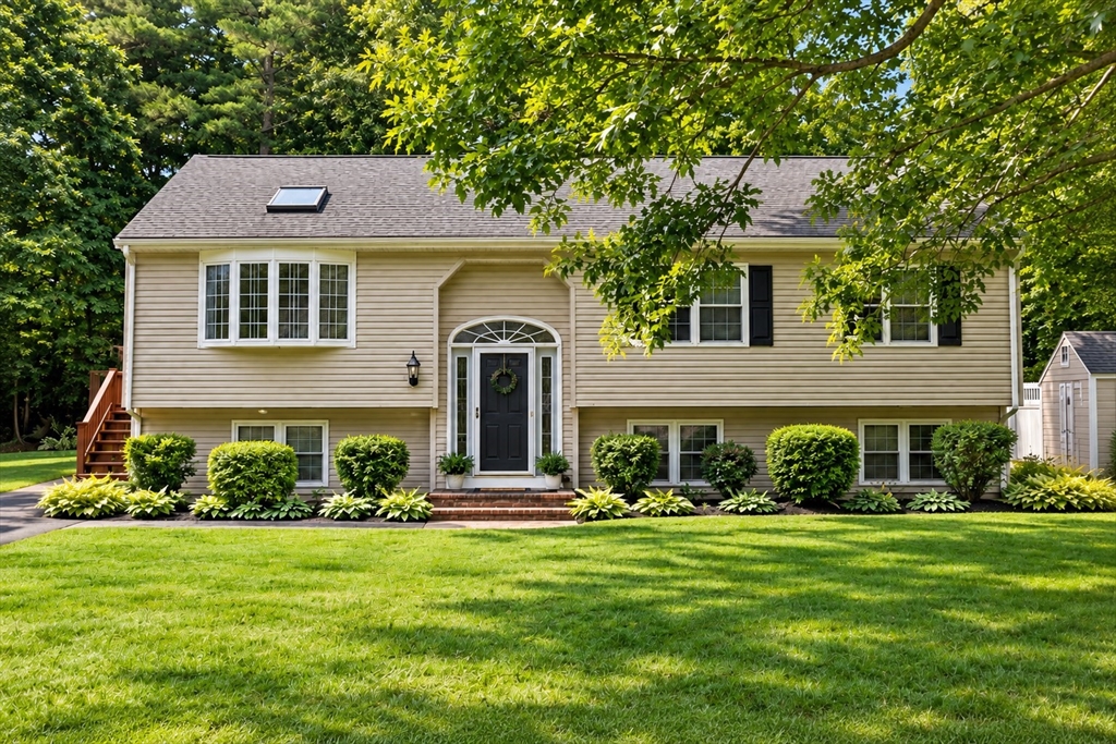 7 Jacobs Mountain Rd in Assonet