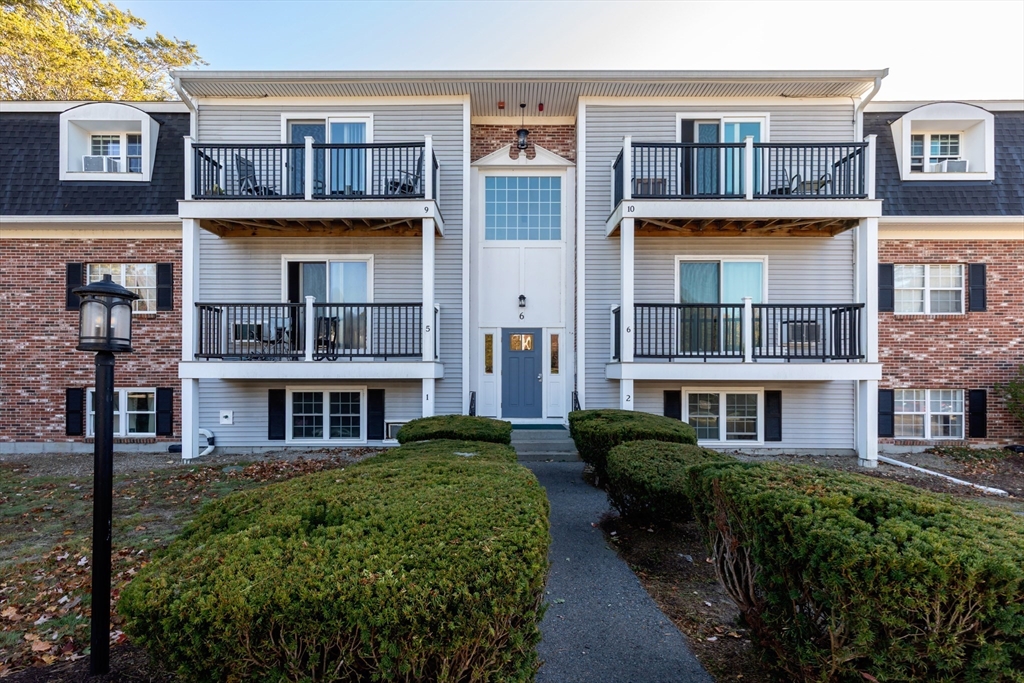 6 Chapel Hill Dr #7 in Plymouth
