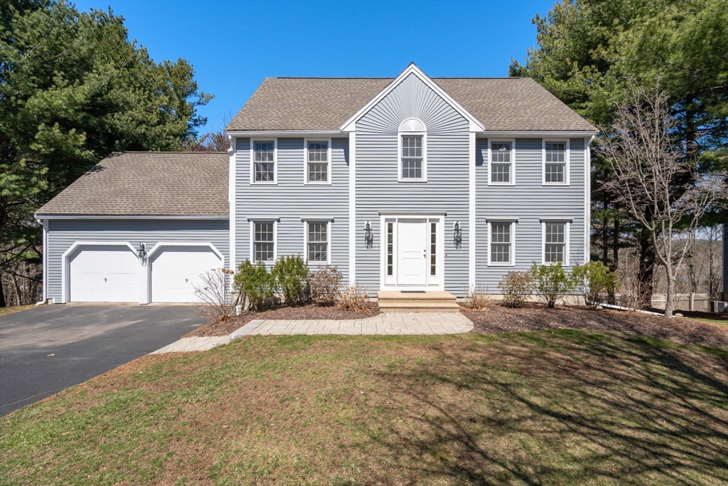 11 Liberty Dr in Northborough