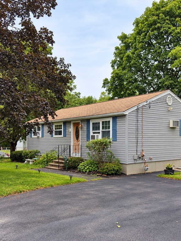 3 Seneca St in Shrewsbury