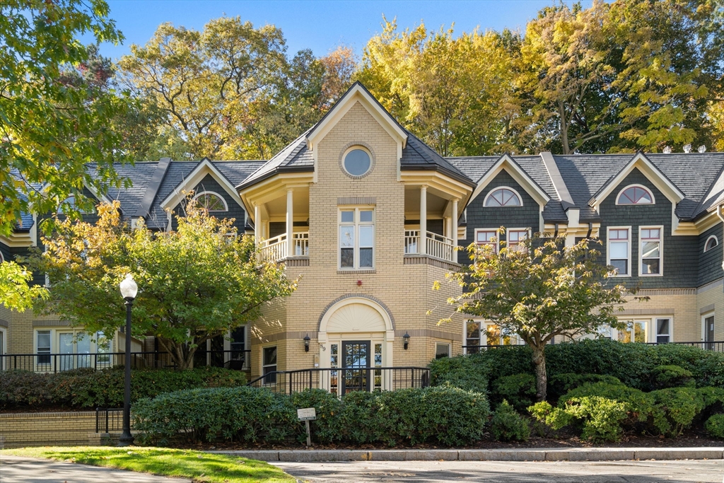 89 Glen Rd #5 in Brookline
