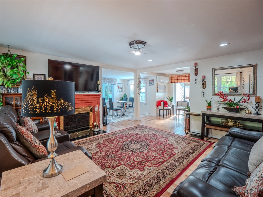 38 Burlington St in Woburn