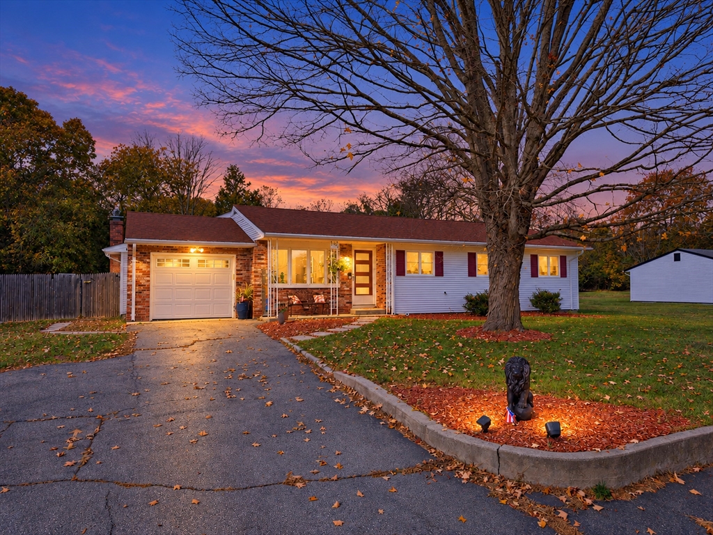 366 Mendon Rd in North Attleboro