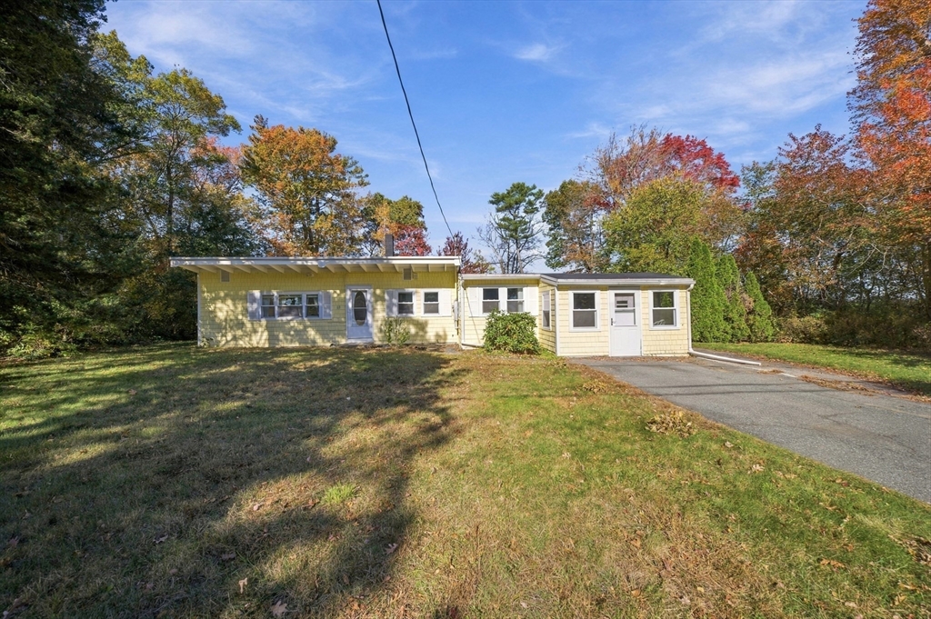 63 Cottage Rd in Newbury