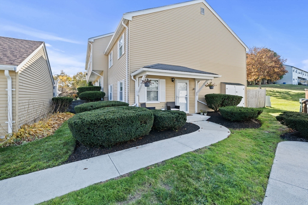 7 Pamela Ln #4-4 in Amesbury