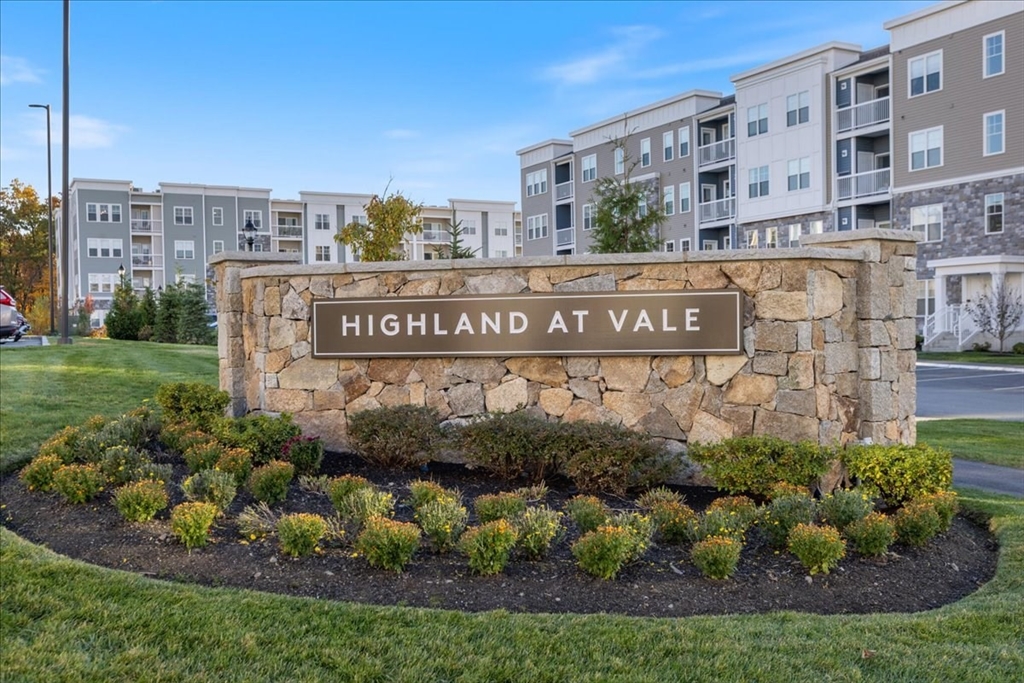 2 Stratton Dr #309 in Woburn