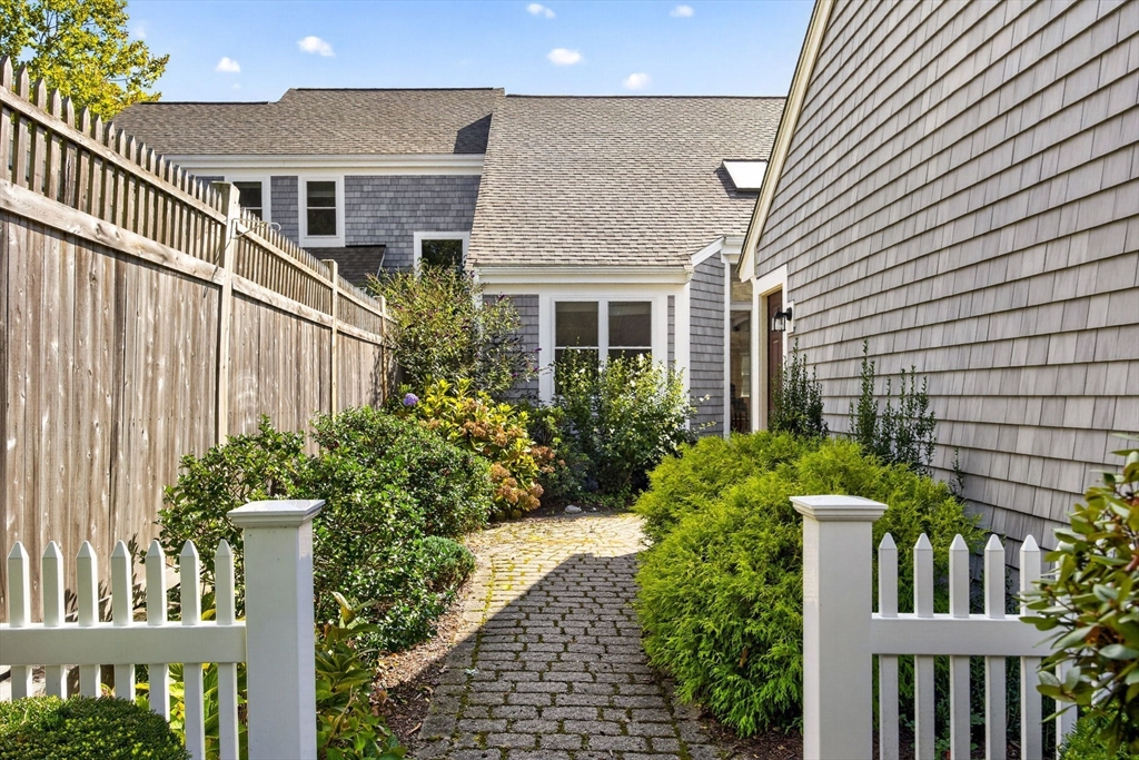 4 Hutchens Mews #4 in Plymouth