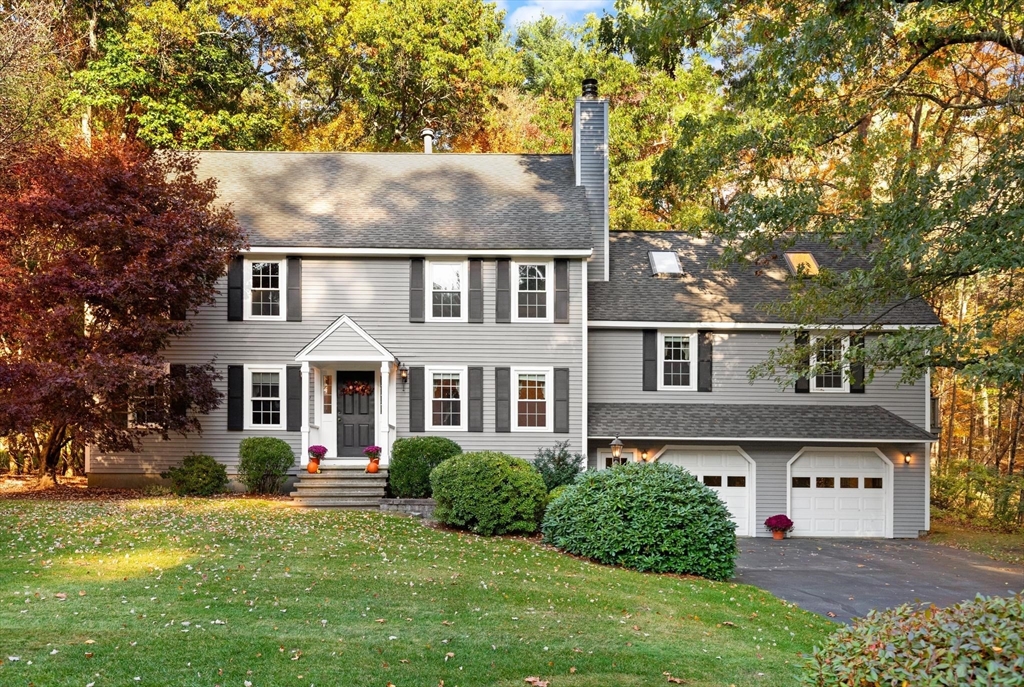 33 Village View Rd in Westford