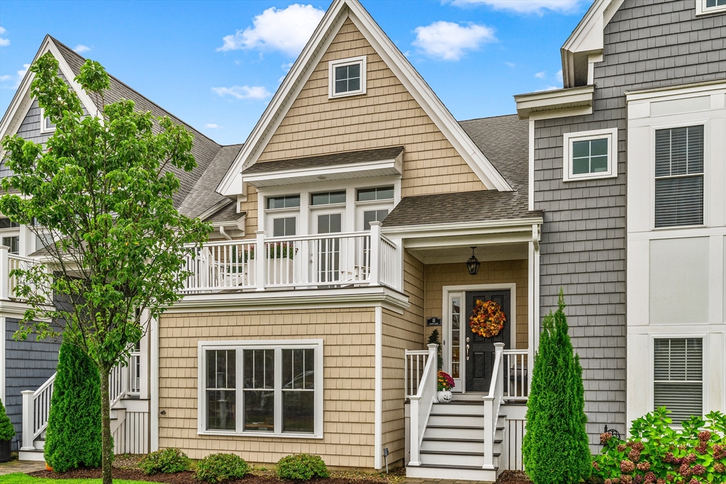 8 Daisy Ln in Plymouth