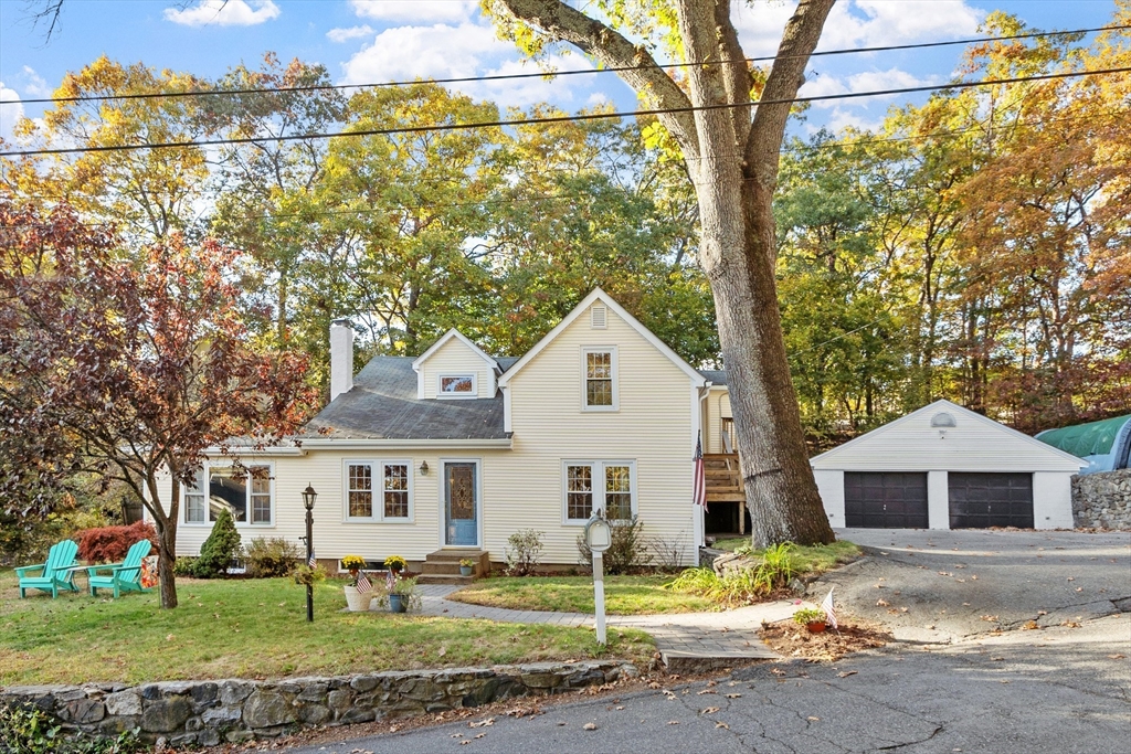 262 Lakeshore Drive in Marlborough