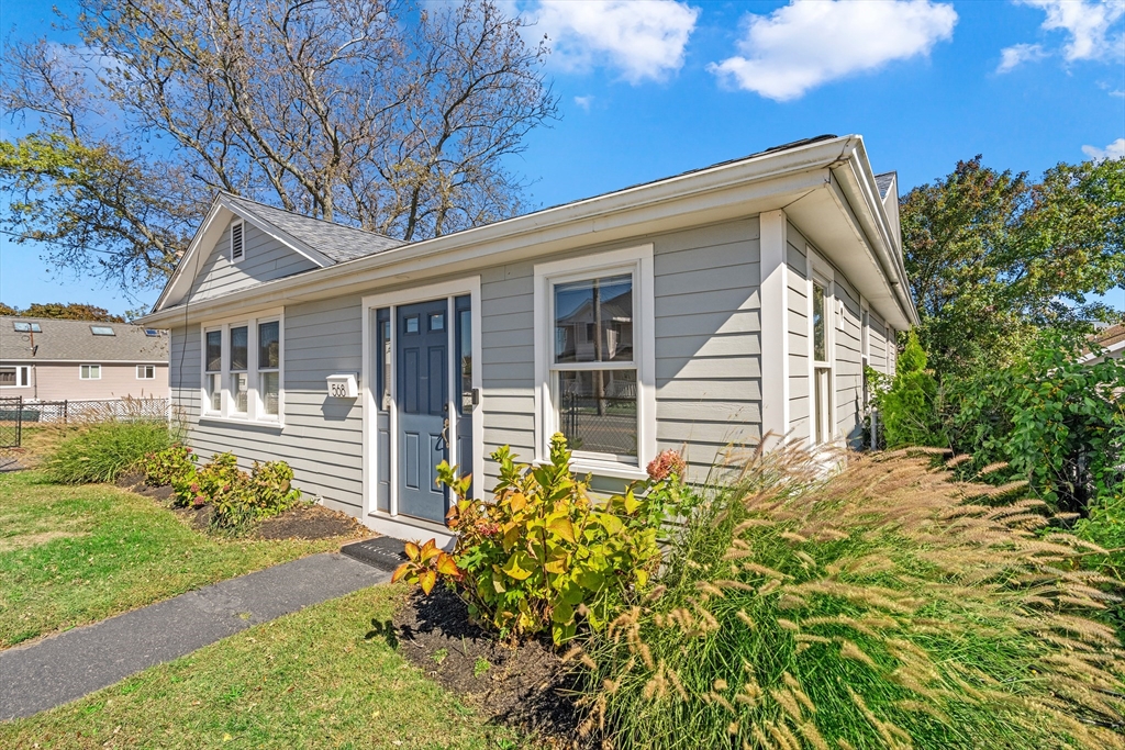 568 Nantasket Ave in Hull