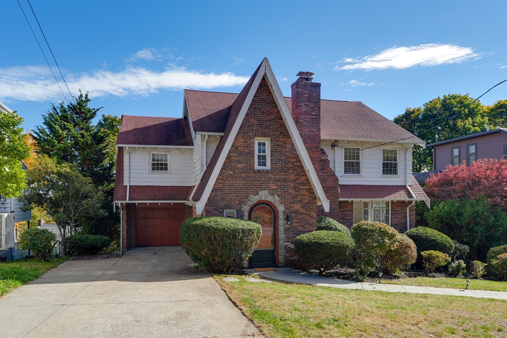 17 Richmond Road in Belmont