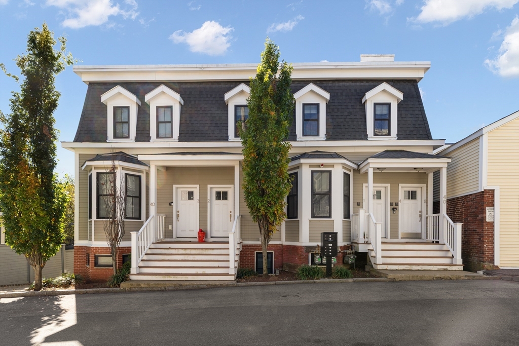 40 Pitman St #5 in Somerville