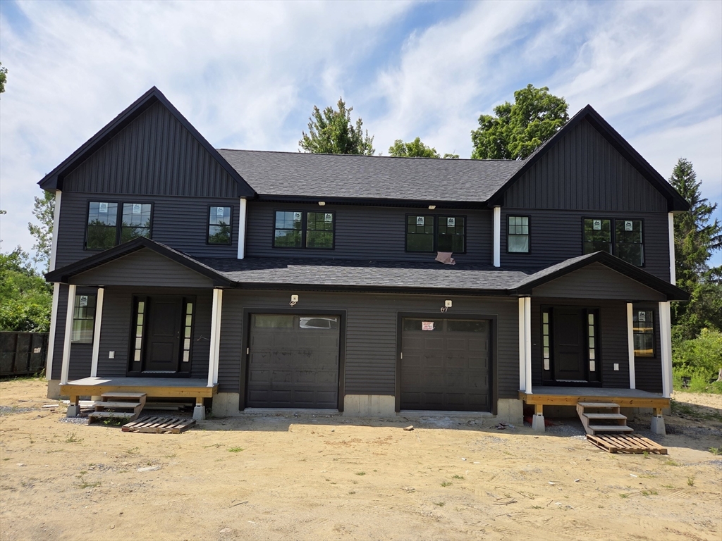 794-796 Massachusetts Avenue in Lunenburg