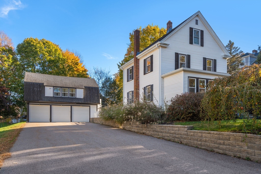 29 Clapp St in Walpole