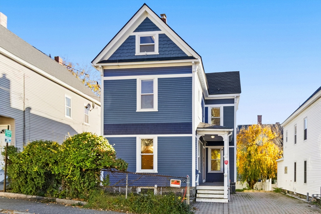 35 Seventh St in Lowell