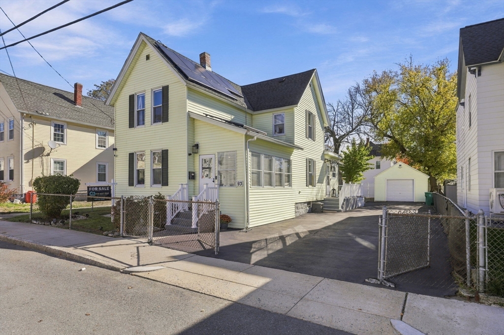 93 Lilley Ave in Lowell