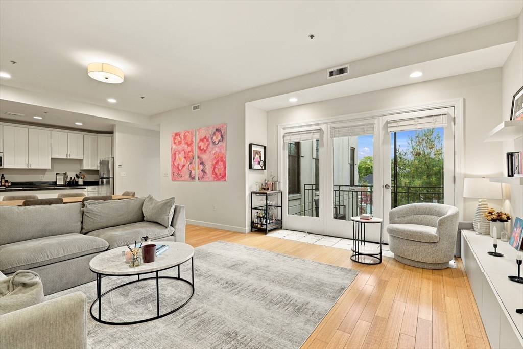 163-165 Chestnut Hill Ave #PH5 in Brighton