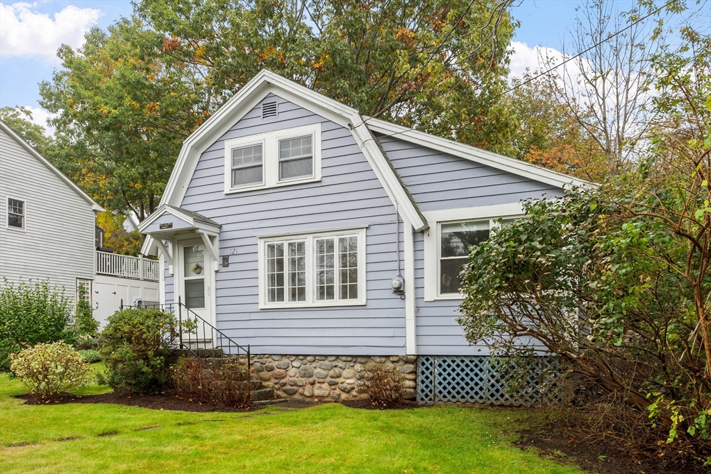 121 Thatcher Rd. in Gloucester