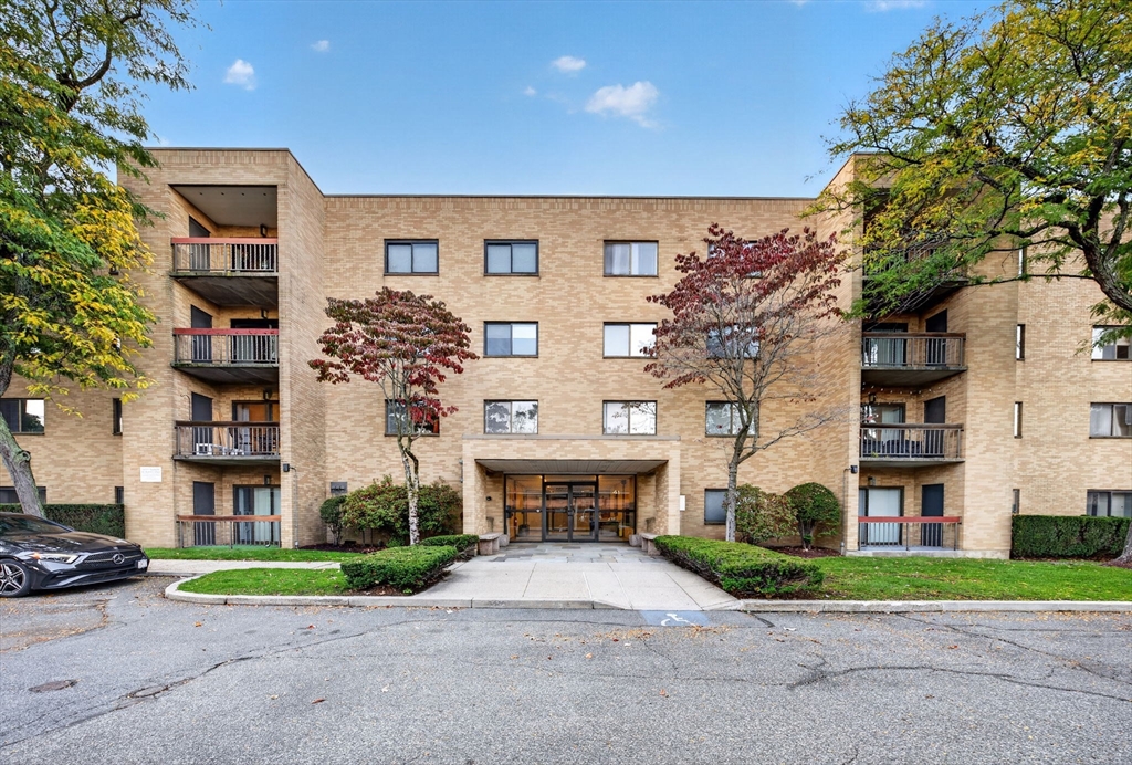 41 Centre St #105 in Brookline