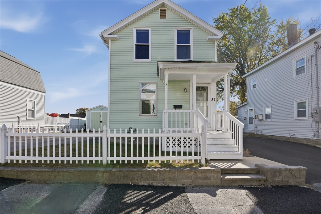 31 Bunker Hill Ave in Lowell