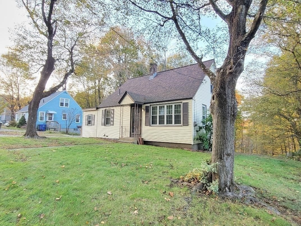 103 Elm Street in Leominster