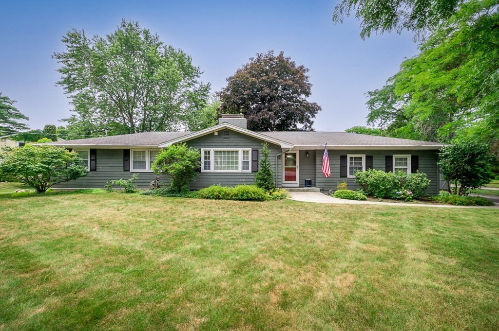 16 Greenbrook Road in South Hamilton