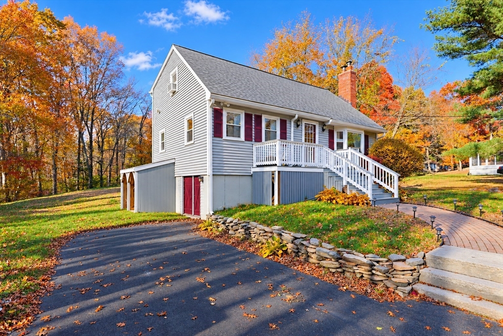 865 Rocky Woods St in Taunton