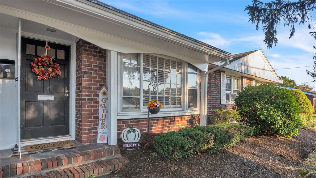 215 Colonel Bell Dr #00U-0123 in Brockton